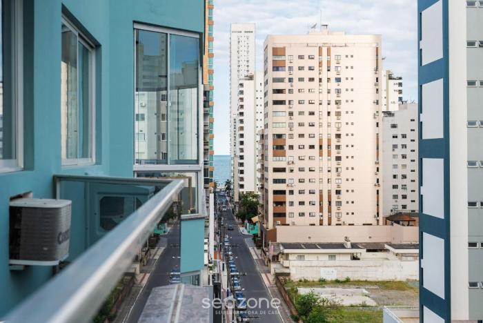 Apto c varanda 400m do mar vista BC RFT505