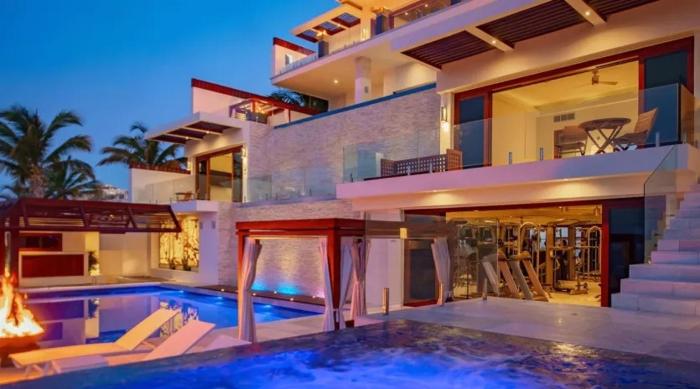 Villa Minaas Luxury Oceanfront