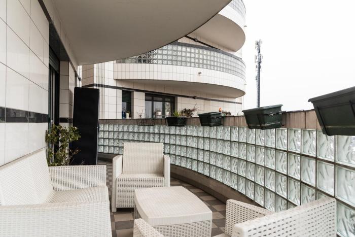 Youhosty-Mezzofanti 24