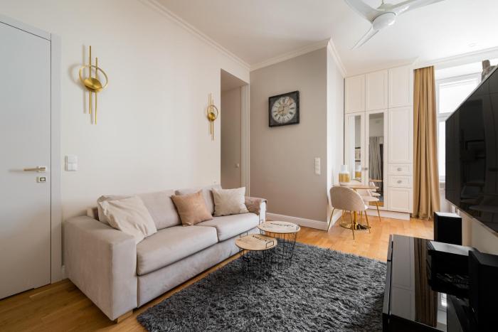 Luxury Apartment 76 by BookingHost