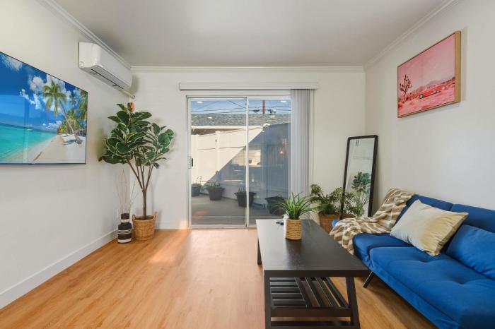 Spacious 4BR House Free Parking w Backyard BBQ