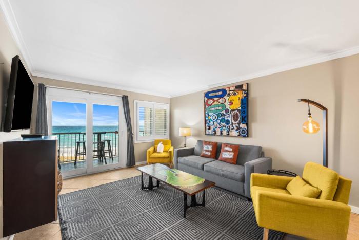 Holiday Surf and Racquet Unit 301