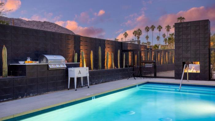 Blackhaus D: 4 Bedroom Suite by AvantStay 4-Room Retreat