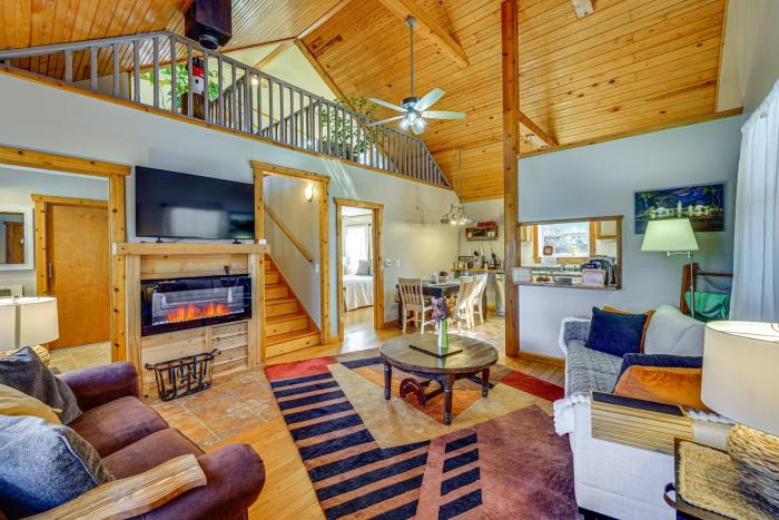 Bring Your Boat! Woodsy Cottage Near Fayetteville