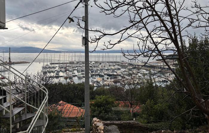 Awesome Apartment In Novi Vinodolski With House Sea View