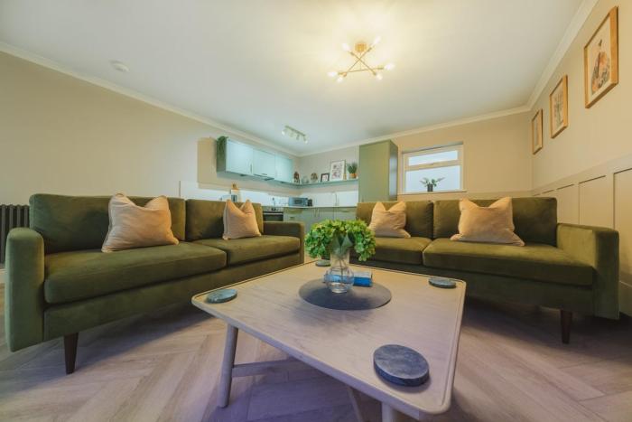 Riverside - High-End Southville Escape