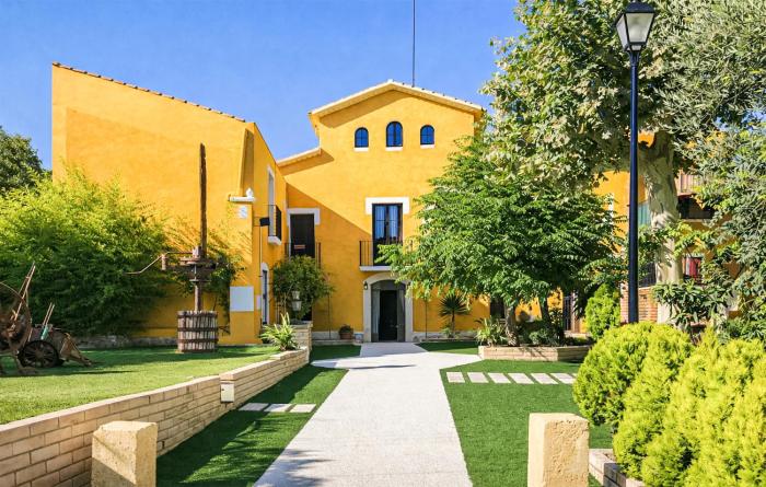 Cozy Home In Olerdola With Wifi