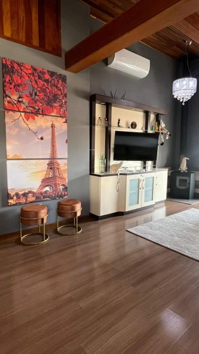 Cobertura com 3 suítes - 500m da Rua Coberta