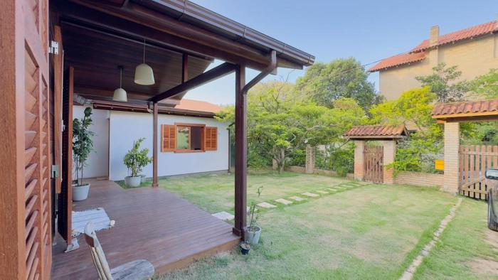 Casa de praia com duas suítes entre as praias do Campeche e da Joaquina