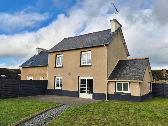 Terraced Country House near Sea