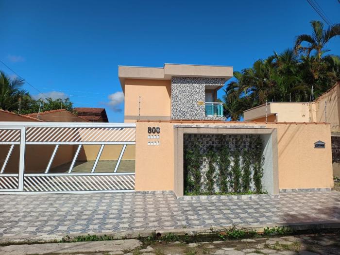 Casa em condomínio com pscina e churrasqueira em Itanhaem Cibratel II