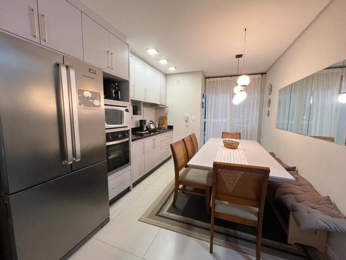 Apto Moderno Meia Praia perto do Beto Carrero