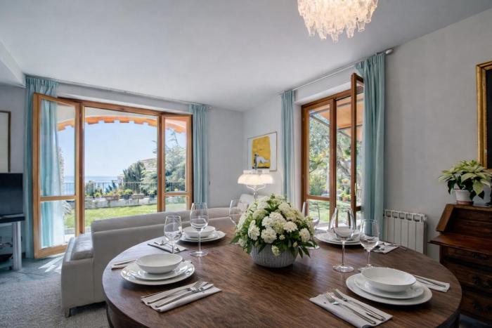 L&R - Villa Rosalba - ampio alloggio con giardino privato, posto auto riservato e campo da tennis