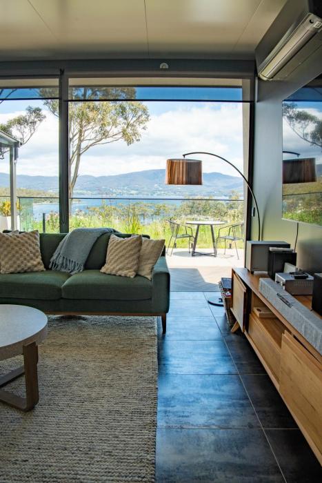 Bruny Island luxe retreat - Sauna, outdoor bath, sunsets and breathtaking ocean views!