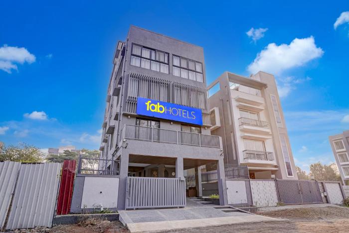 FabHotel Opulence Stay