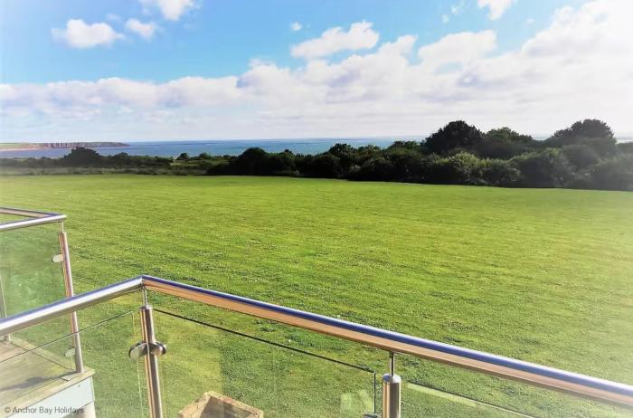 SeaSpray - Part of the The Bay Filey Holiday Village with pool, gym and direct beach access, pub, restaurant, tennis and meadows walks