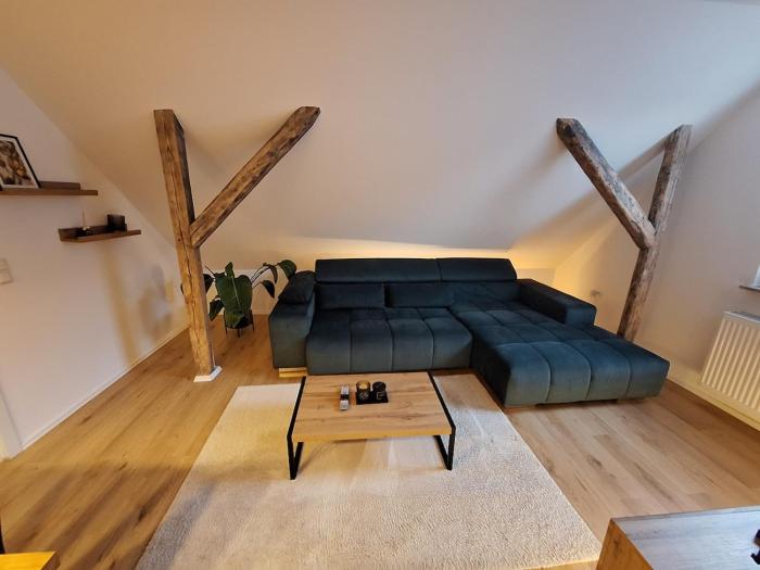 Charming attic studio with Wi-Fi & 4 single beds