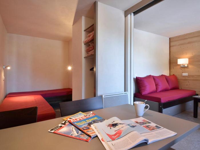 Studio Divisible Rénové au Pied des Pistes avec Balcon et Animaux Admis - FR-1-181-1996