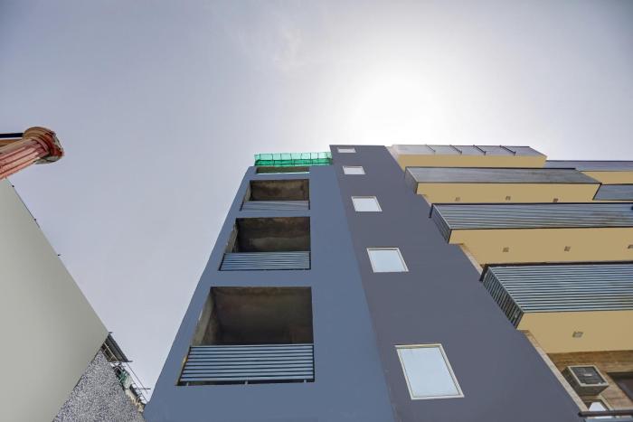 Collection O Model Town Metro View