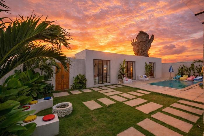 Iconic 3BR Villa with GWK view, Pool, Firepit, 700 m2