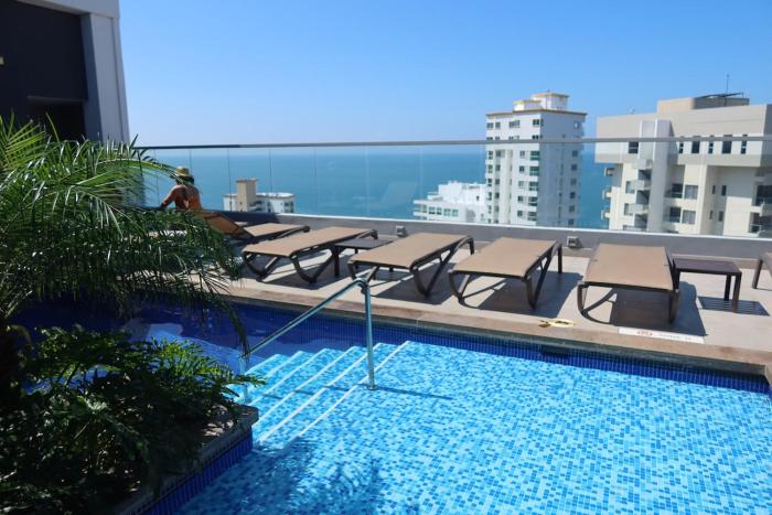 Ocean View Luxury Apartment with Rooftop Pool