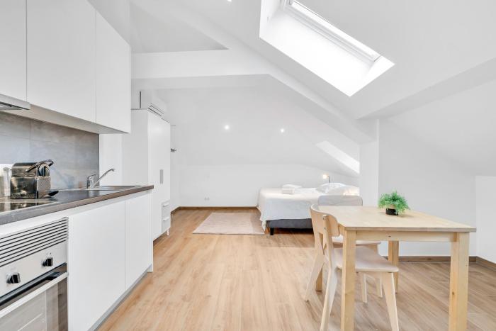 Studio 7 - Central near Place de Paris