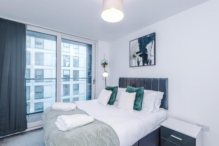 Manchester City Centre, Central, pool table