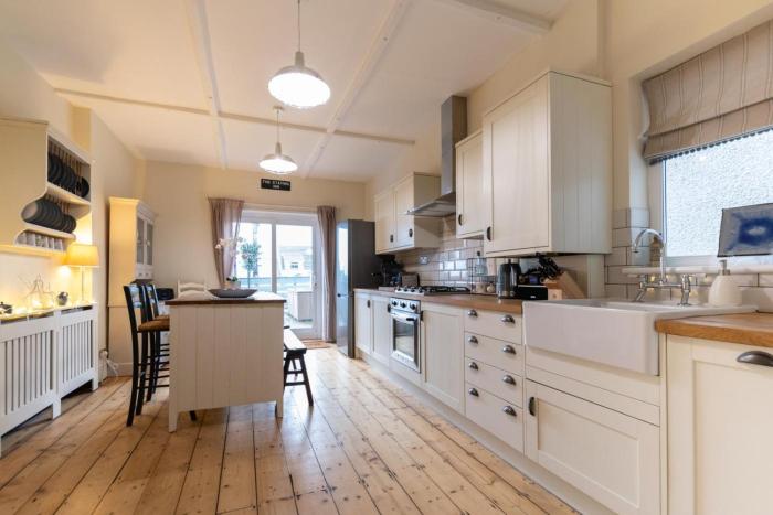 3 Bed in Mumbles oc-hh1223