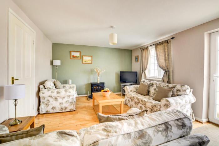 2 Bed in Salhouse oc-1250