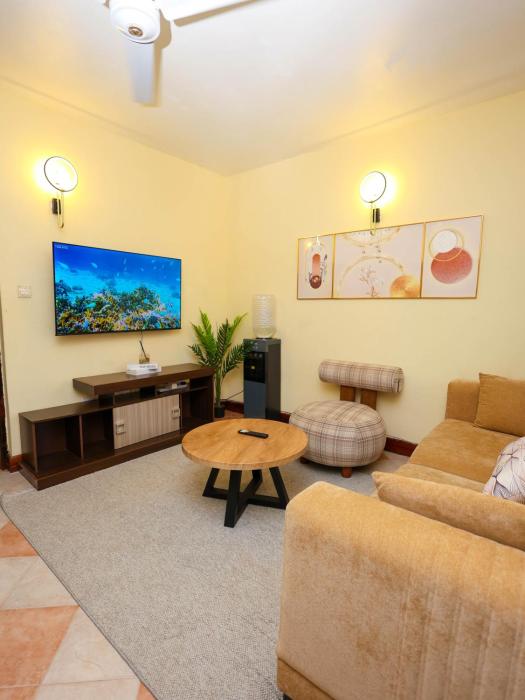 Cosy 1 BR with Swimming Pool & Garden & 25 Mins to Airport - C04