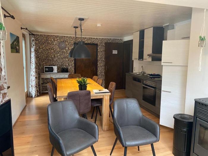 Apartment Appartement Gletscherblick by Interhome