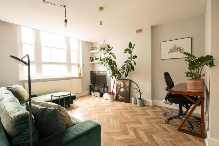 Private Shoreditch 1 Bedroom flat, Old Street
