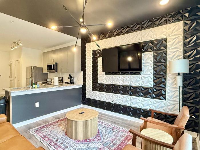 Modern 1BR Condo in O4W - Prime ATL Location 525Pkwy205