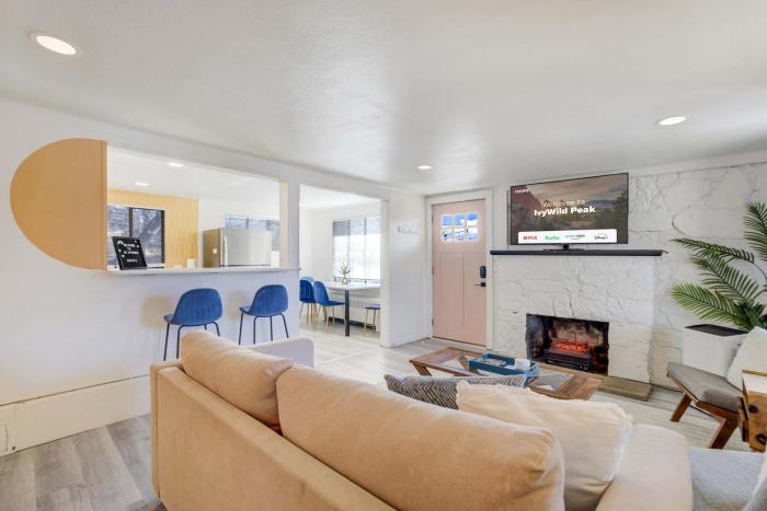 Ivywild Peak Mountain Escape with Scenic Views