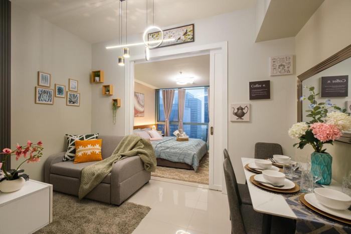 Modern & Stylish Condo at One Uptown Residence