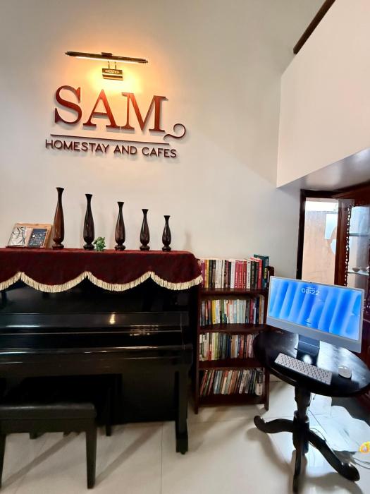 SAM Homestay and Cafés