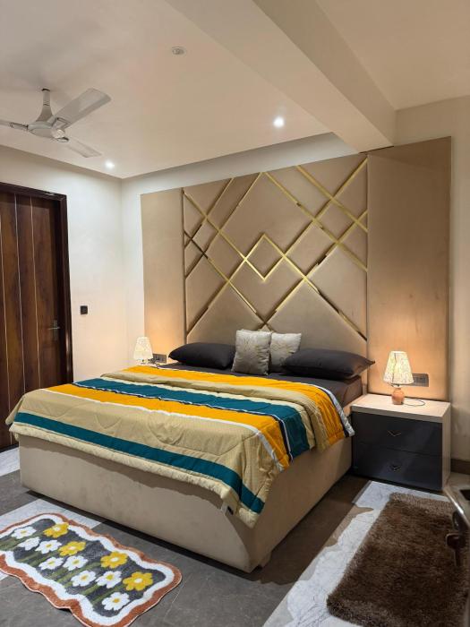 The Social Haven-A Cozy Urban Retreat