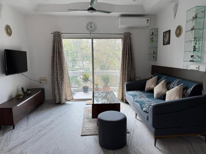 Central 2BHK Near Hospitals and Attractions