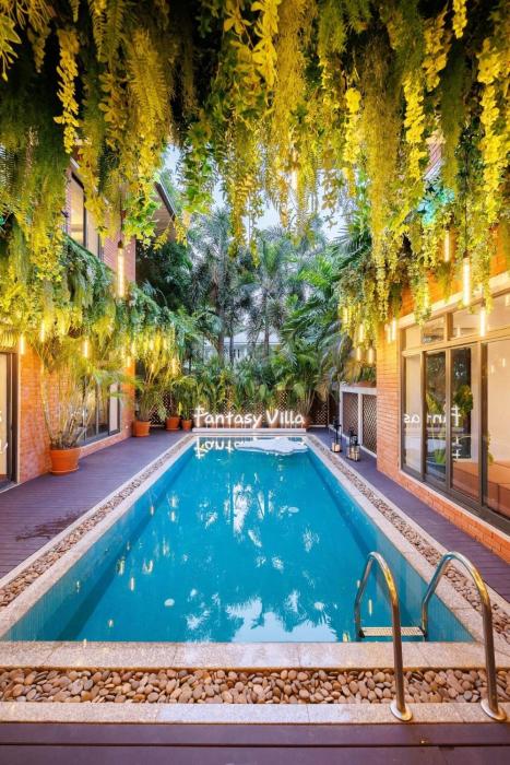 Bangkok Fantasy Villa S1