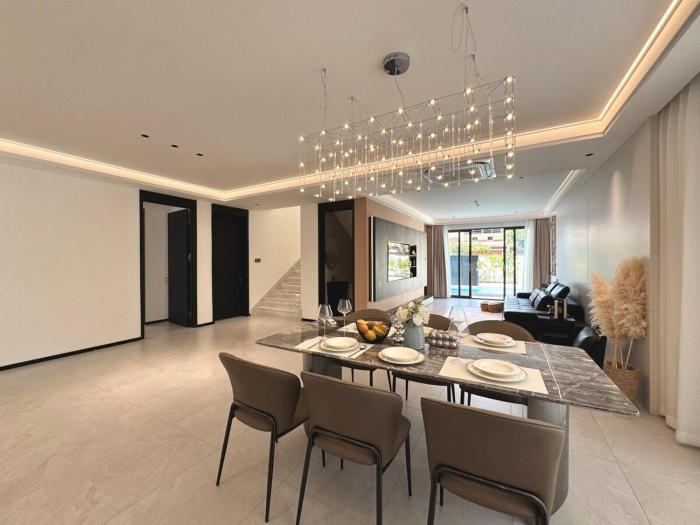 Q9 - Brand new pool villa with KTV in the center of Pattaya