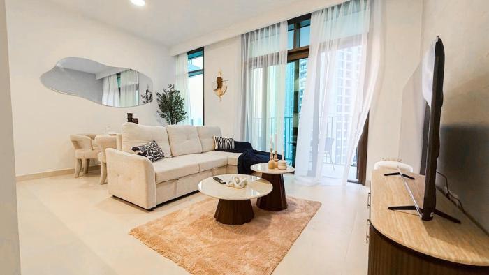 1-Bedroom Apartment - Burj Khalifa -Water View