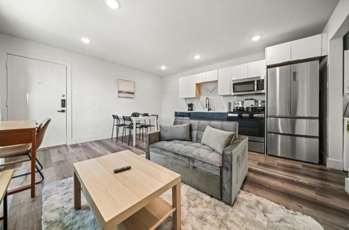 1BR Near Deep Ellum & Downtown - Free Parking