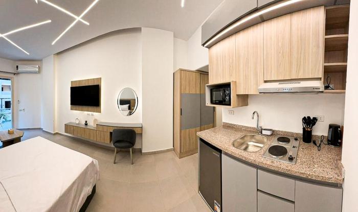 Arabia FANTA SEA - Stylish Pool Level Studio in Florenza Hrg