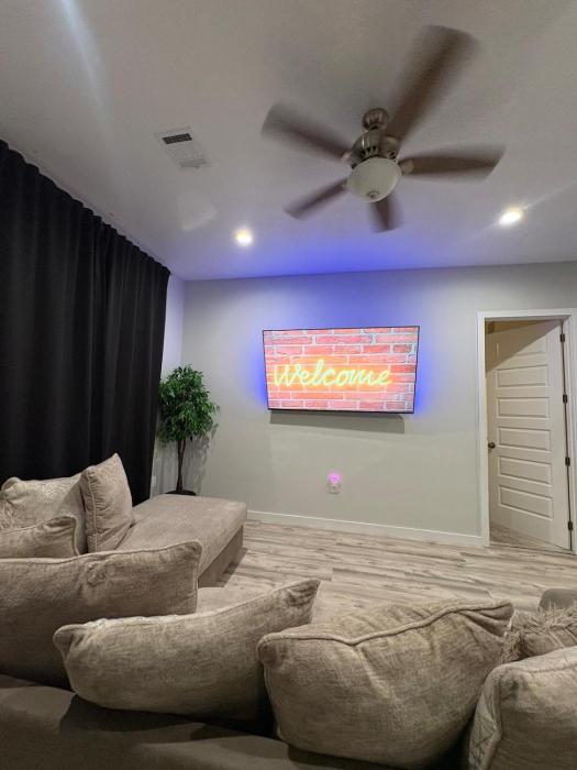 The Canvas Modern 4BR Retreat Rooftop