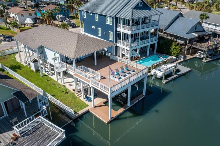 Agua Vista Waterfront ParadiseHot TubFishKayaks