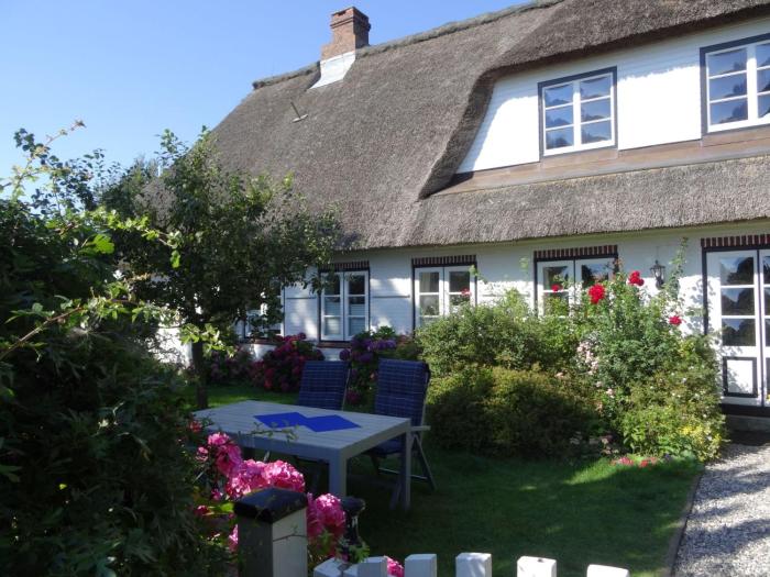 Apartment Zum Leuchtturm by Interhome