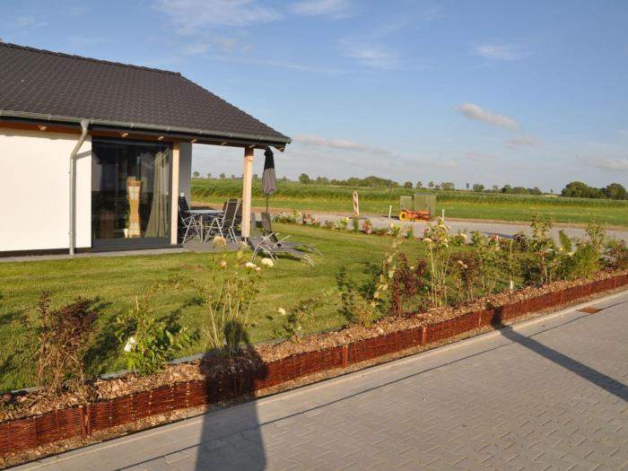 Holiday Home G13 Ferienhaus mit Garten und Fahrradschuppen by Interhome