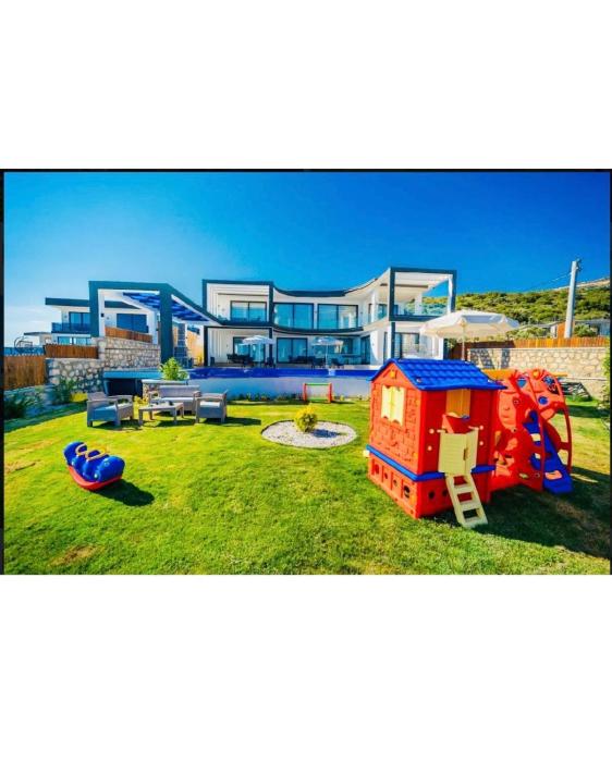 11 kişilik lüx villa