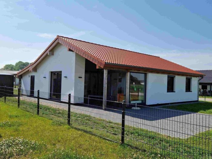 Holiday Home G1 Eingezäuntes Haus mit Kamin in Eckwarderhörne by Interhome
