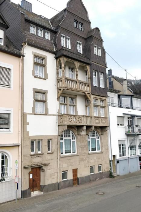 Apartment Wohnung in einem historischen Gebäude mit Balkon und Blick auf die Mosel by Interhome